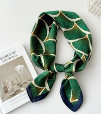 Stylisches Seidiger Schal –