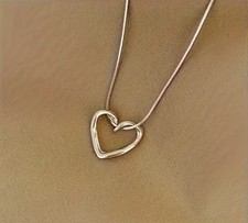 Rosegoldfarbener Anhänger mit