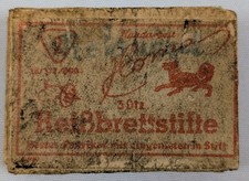 Alte Schachtel Reißzwecken