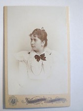 Berlin - Frau im Kleid -