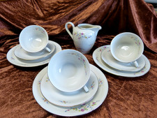 3 alte Sammeltassen, -gedecke