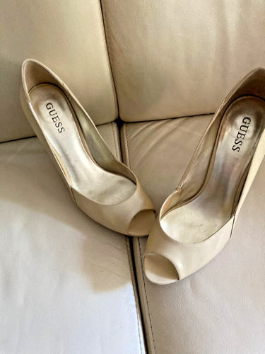 Guess higheels beige peeptoes - higheels,