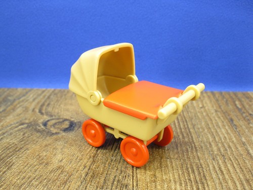 Kinderwagen aus 3592