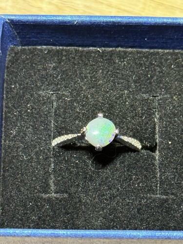 Australischer schwarzer opal - australischer,