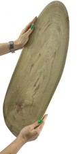 Oval Holzscheibe ohne Rinde geschliffen B. 12-25 cm; L.25-70 cm; H.2,5 cm/Akazie