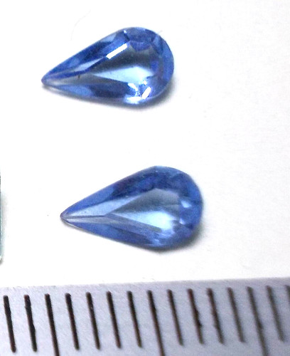 Schmucksteine blau 4mm x - 2,