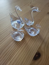 Wunderschöne Konvolut 4  Stück Schwan Glas figur  Weiß Farbe .