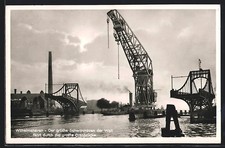 AK Wilhelmshaven, Der größe Schwimmkran der Welt fährt im Hafen durch die größt 