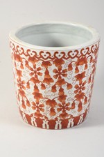 P45R33- China Porzellan Cachepot handbemalt mit roten Ranken