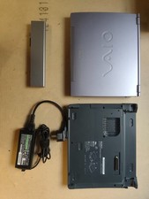 Sony Vaio PCG-R600HMKD mit Akku, Docking Station und Netzteil Sammler Rarität