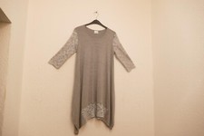 1193---She`s crazy Kleid Gr 2  Farbe sehr schönes helles grau