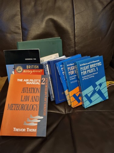 Job lot books flight - job,
