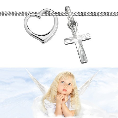Mädchen kleines kreuz mit - kleines,