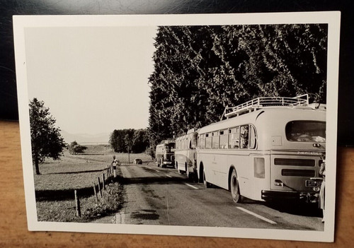 Straße mit mercedes bus - mit,