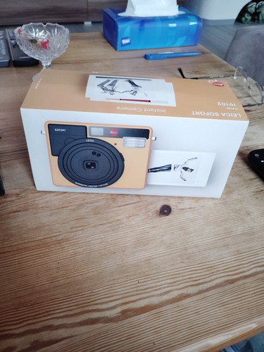 Leica sofort instand camera - sofort,