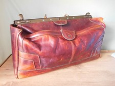 alte große Hebammentasche