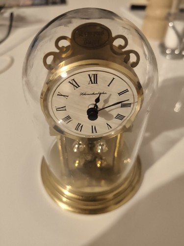 Tischuhr mit drehpendel - mit,