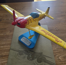 Modellflugzeug von Breitling Academy Cap 232 Sammlerstück Holz Händler