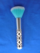 Essence powder brush - essence,