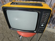 Portable Triumph 1427UMGrundig Tadio & Fernseher, VINTAGE & RARITÄT, 70s, DEFEKT