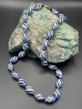 Elegante Murano Glasperlenkette – handgefertigt in Blau-Weiß