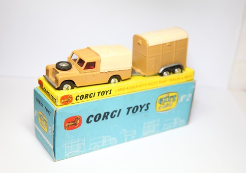 Corgi gift set - land, rover