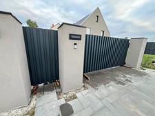 Moderner Zaun mit Tor und Gartentür | Exklusives Design. Aus Polen