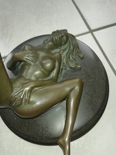 frau erotik akt bronze skulptur auf sockel durchmesser ca. 18,5 cm höhe ca 21 cm