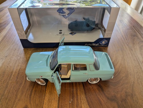Renault helblau von - 8,, 1:18,