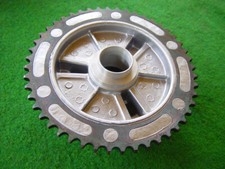 Sprocket damping body driver