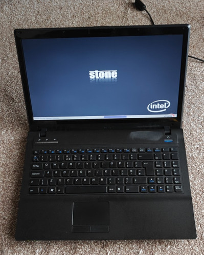 Clevo stone w76th - clevo, 15,4''