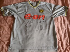 Trikot. Orginales Autogramm