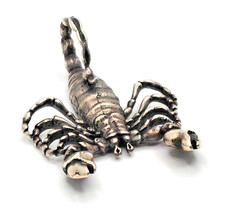 MEGA Skorpion Anhänger aus 925er Sterling Silber fein gearbeitet Vitrinendeko