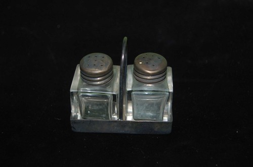 Menage salz und - salz, pfeffer