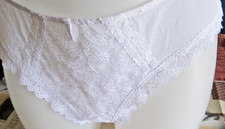 Triumph slip, neu ohne Etikett, Gr. 42, weiss