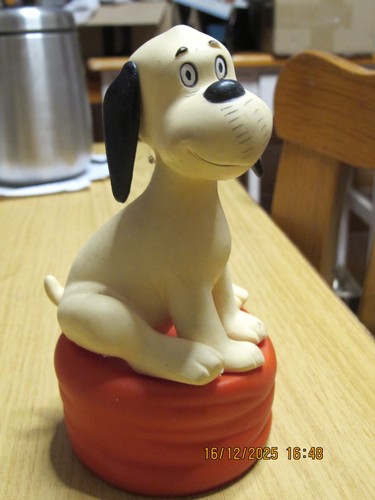 Wum figur von goebel - wum,