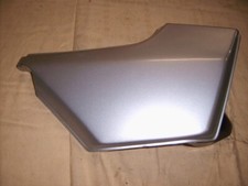 HONDA CB400N, CB250N Seitendeckel, rechts 83600-443-610ZA