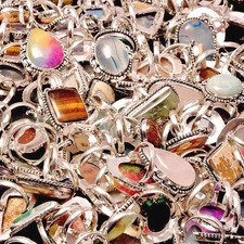 Achat und gemischter Edelstein