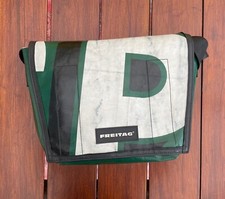 Freitag Tasche ? Messenger Bag- Umhängetasche Serie G5.1 grün-weiß / LKW-Plane