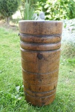 Alter schöner Holzmörser