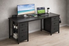 Schreibtisch mit USB Steckdose