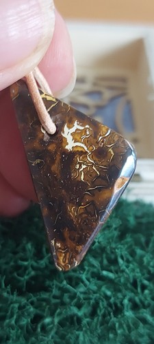 Boulderopal gebohrt