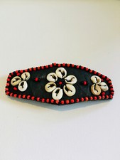 Haarspange Haarschmuck Muschel Perle Leder rot weiss schw aus Bali ungetragen 53