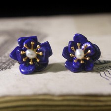 K13 Ohrringe Blüte mit Lapislazuli und Perle Stecker aus Silber 925