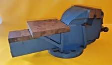 Großer Schraubstock Backen Max Breite 12 cm.Fläche 13x13 cm.Gewicht 16 Kg.