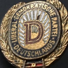 DDR Partei Abzeichen LDPD LIBERAL DEMOKRATISCHE PARTEI DEUTSCHLANDS , Zustand 3 