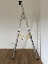 "ZARGES" Gebördelte Stufen