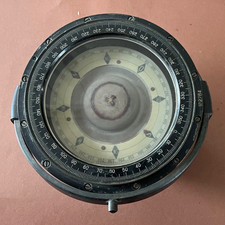 Alter schwerer Schiffs Kompass
