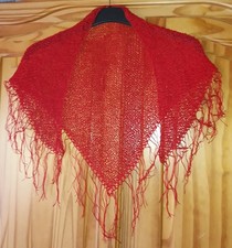 Feiner roter dreieckiger Strick-Schal, Handarbeit aus Baumwolle, 110cm x 55cm