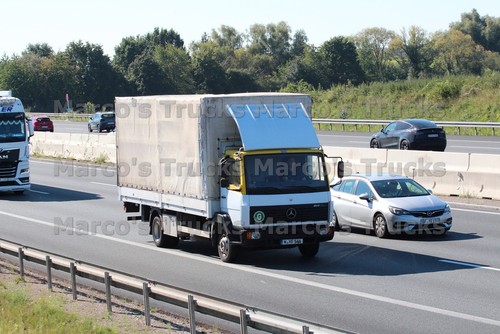 Lkw foto mercedes - mercedes-benz, d